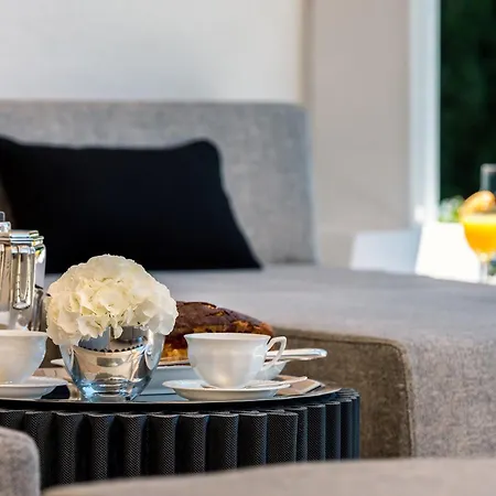 Monaco - Luxury Living In With Bentley, Butler And Heated Pool *