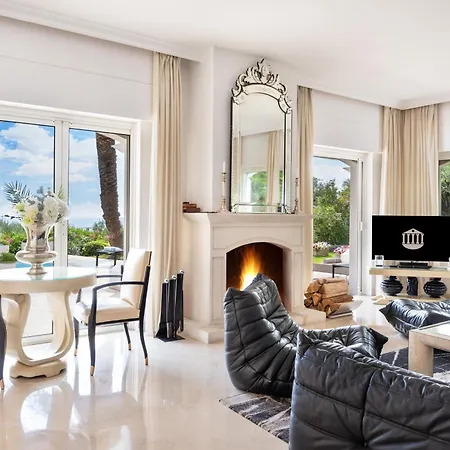 Monaco - Luxury Living In With Bentley, Butler And Heated Pool *