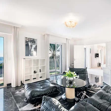 Monaco - Luxury Living In With Bentley, Butler And Heated Pool Villa *